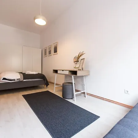 Apartman Charming Old Town Flat With Mountain View Brassó