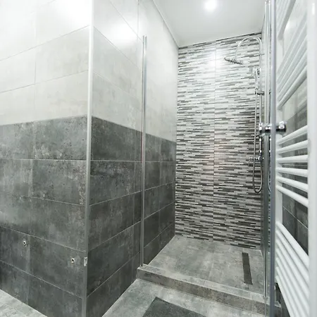 Apartman Charming Old Town Flat With Mountain View