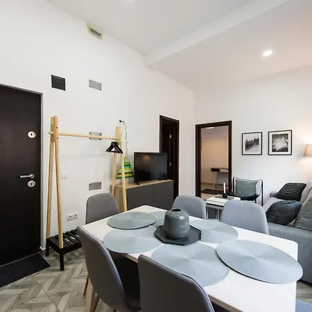 Apartman Charming Old Town Flat With Mountain View *