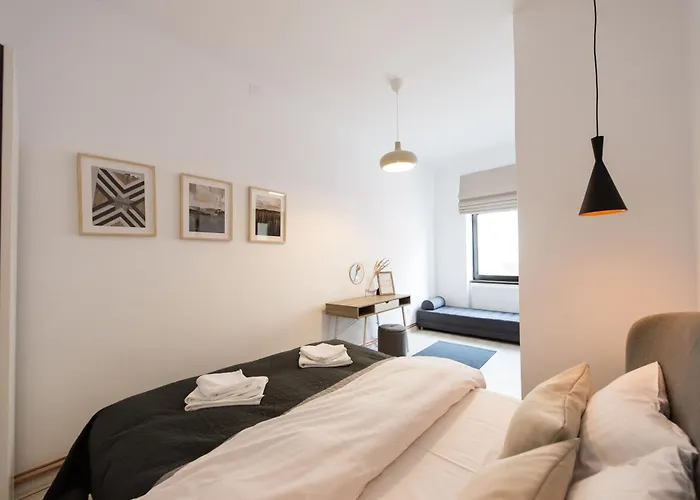 Charming Old Town Flat With Mountain View