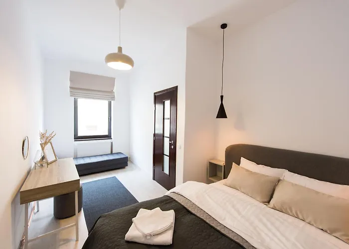 Apartment Charming Old Town Flat With Mountain View