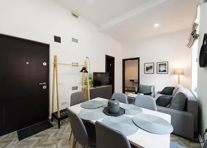 דירה Charming Old Town Flat With Mountain View *