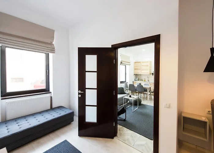 Charming Old Town Flat With Mountain View בראשוב