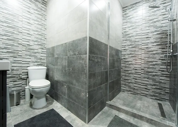 Charming Old Town Flat With Mountain View